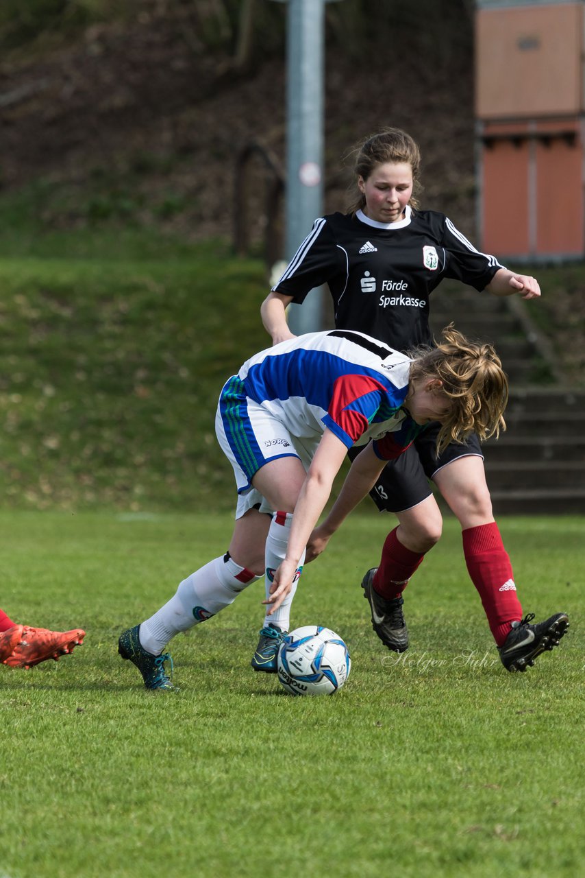 Bild 330 - wBJ SV Henstedt Ulzburg - TSV Schnberg : Ergebnis: 5:2